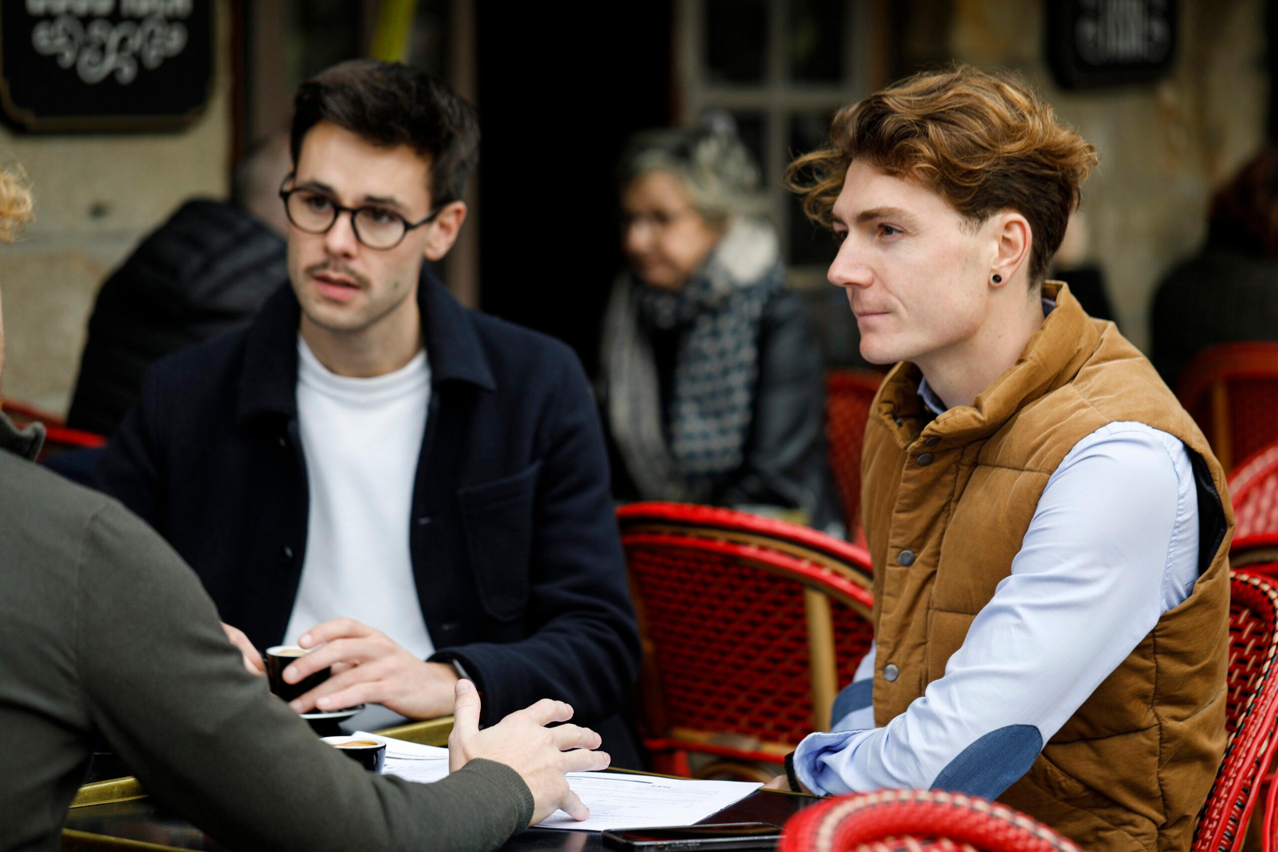 Photo des cofondateurs de Kenteleg en rendez-vous client - Cas clients KENTELEG